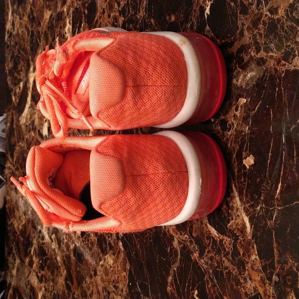 Sneakers - Picture 3 of 4